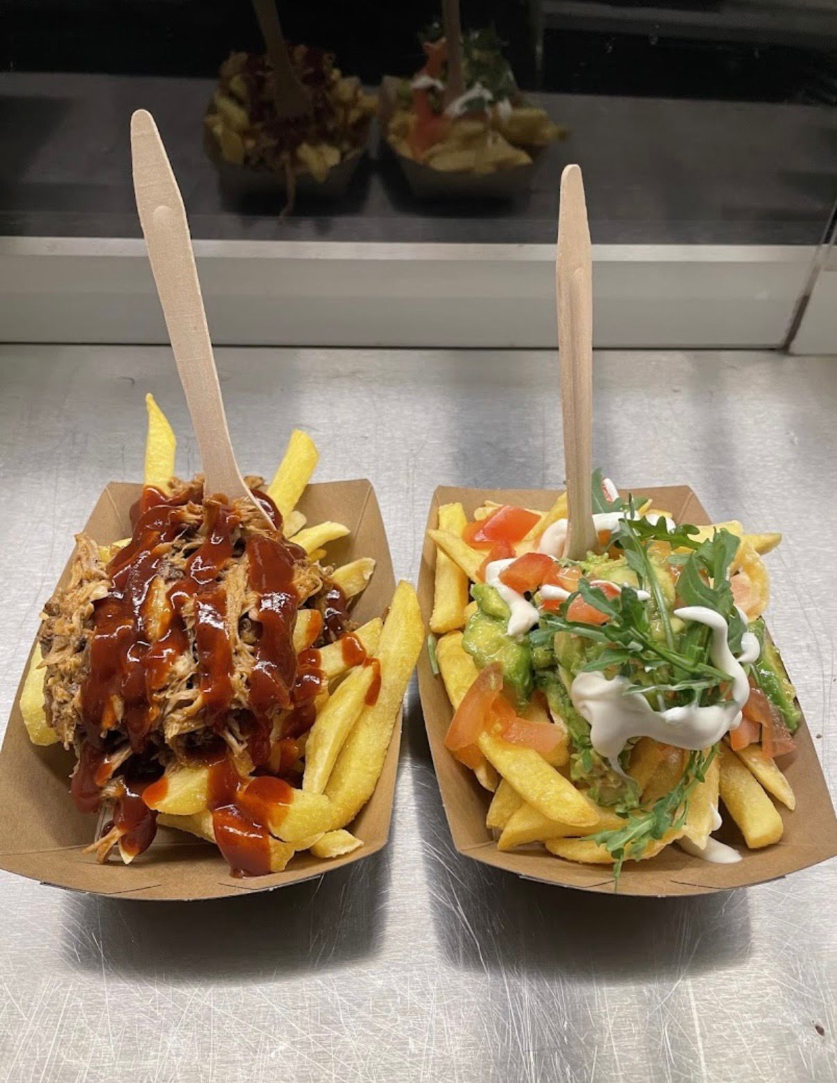Pommes mit Pulled Pork und eine frische Pommes-Bowl